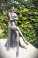 Dame in einem Kleid