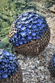 Kugeln mit blauen Blumen