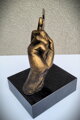 Hand mit Skalpell