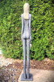 Frau mit Schlüsseln II