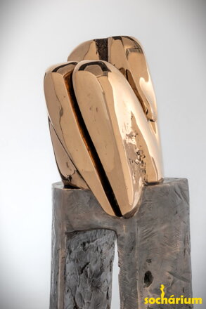 Torso auf einem Hocker