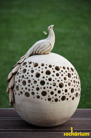 Dekorativer Ball mit Pfau