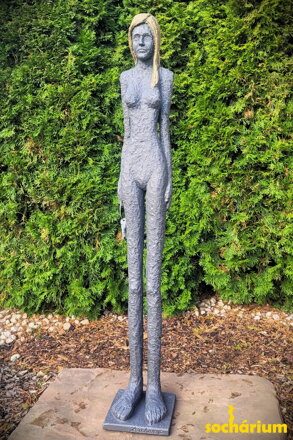 Frau mit Schlüsseln II