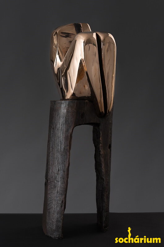 Torso auf einem Hocker