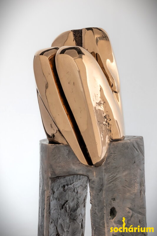 Torso auf einem Hocker