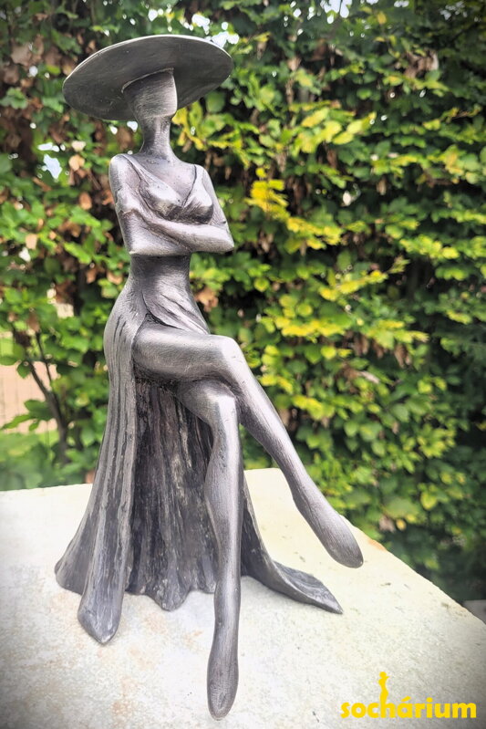 Dame in einem Kleid